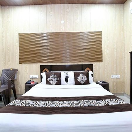 Oyo 8105 Royale Guest House Ludhiana Zewnętrze zdjęcie