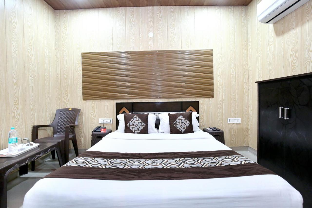 Oyo 8105 Royale Guest House Ludhiana Zewnętrze zdjęcie