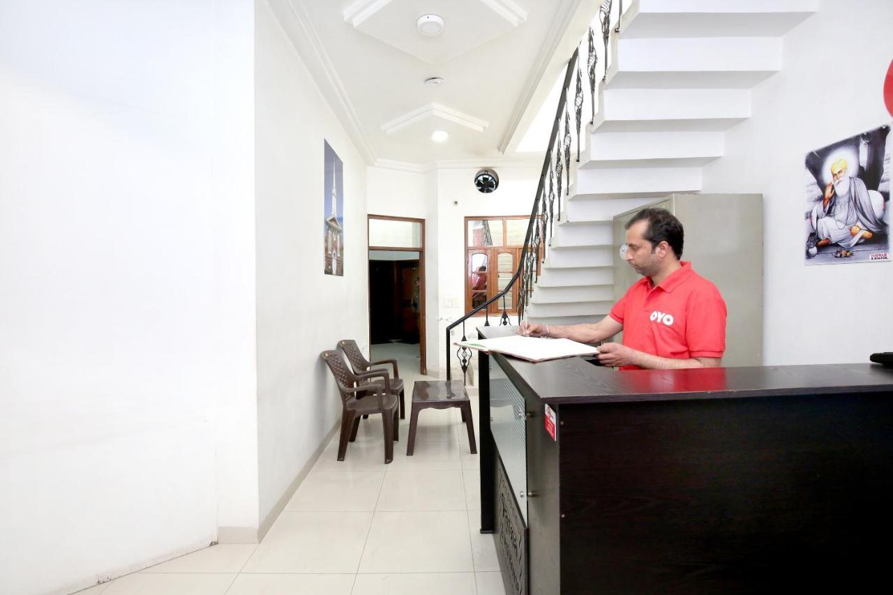 Oyo 8105 Royale Guest House Ludhiana Zewnętrze zdjęcie