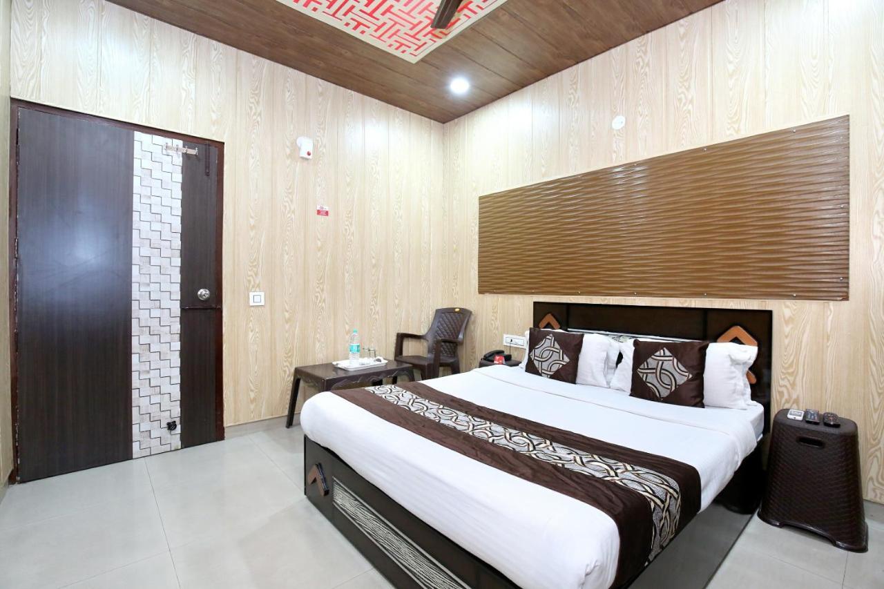 Oyo 8105 Royale Guest House Ludhiana Zewnętrze zdjęcie