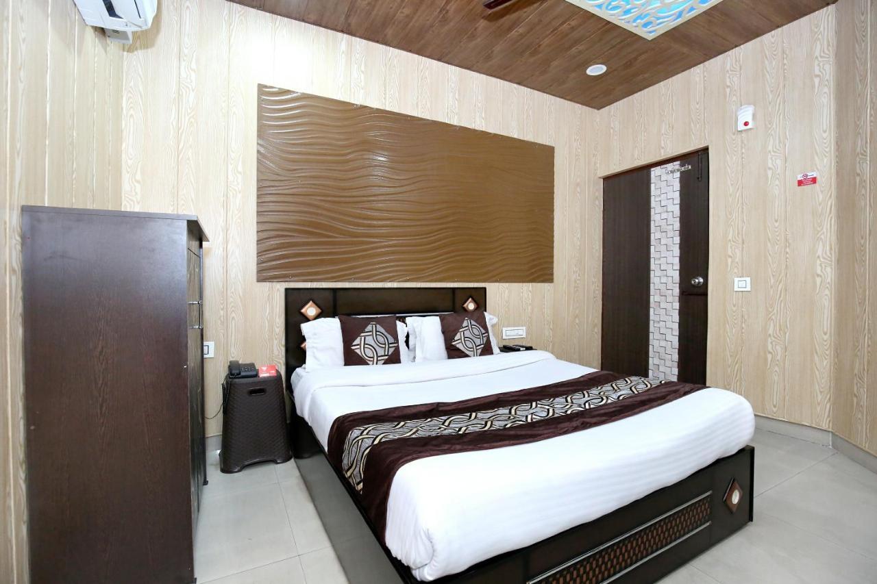 Oyo 8105 Royale Guest House Ludhiana Zewnętrze zdjęcie