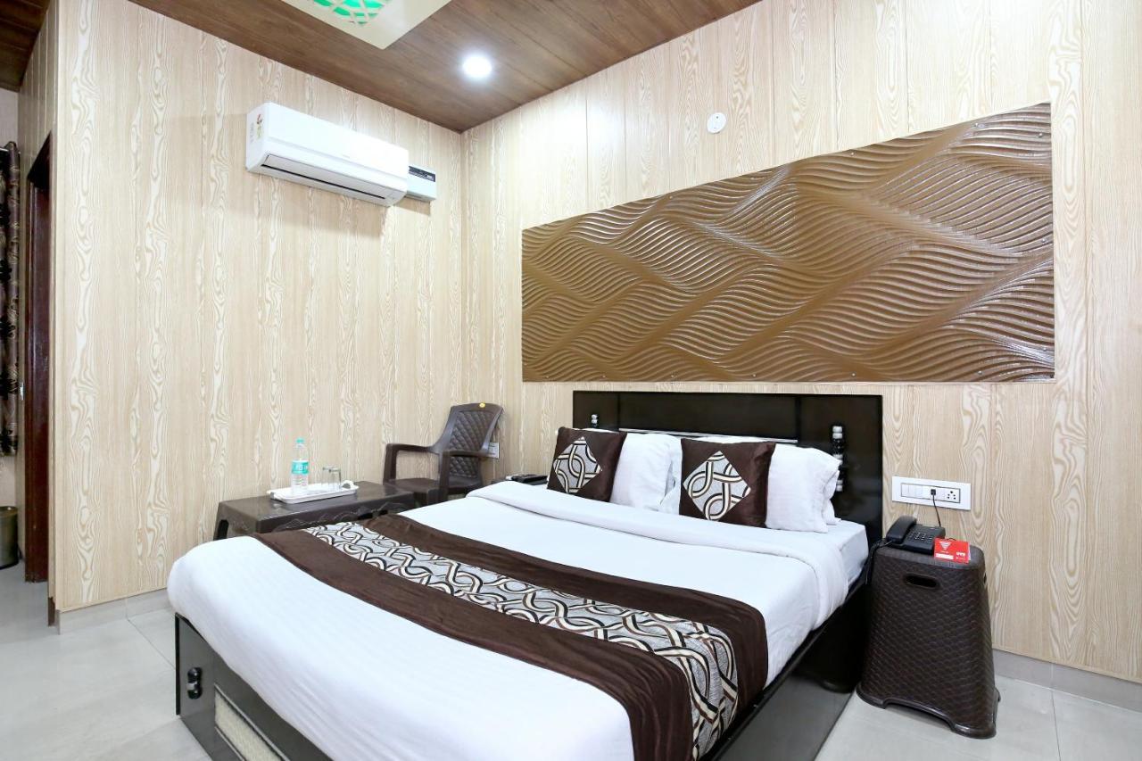 Oyo 8105 Royale Guest House Ludhiana Zewnętrze zdjęcie