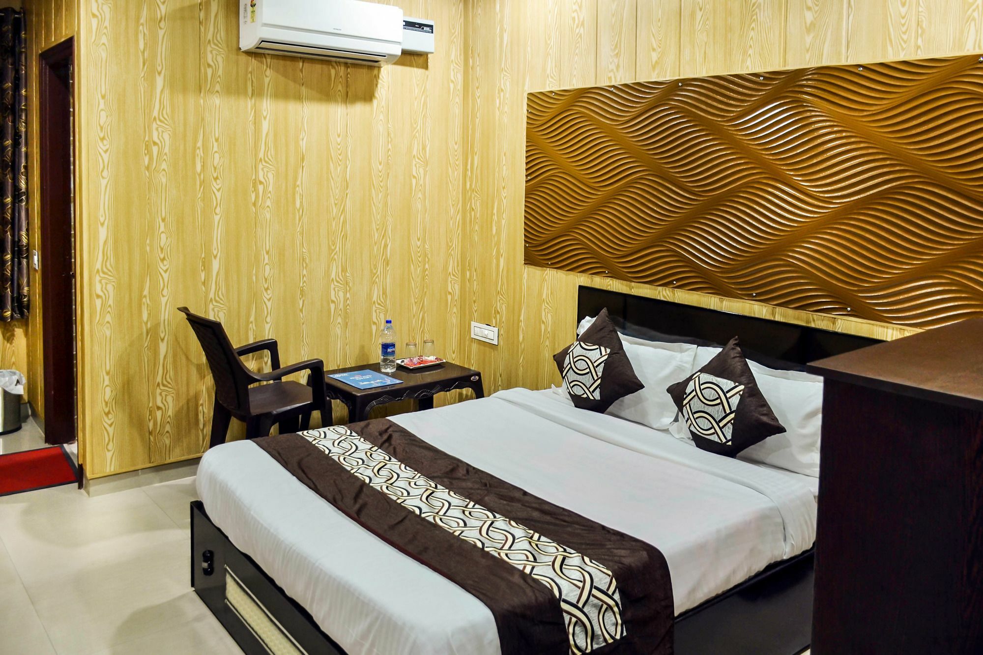 Oyo 8105 Royale Guest House Ludhiana Zewnętrze zdjęcie